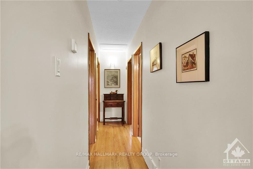 Photo 12 of 2536 Traverse Drive, Ottawa, Brookfield Gardens — HOMEH