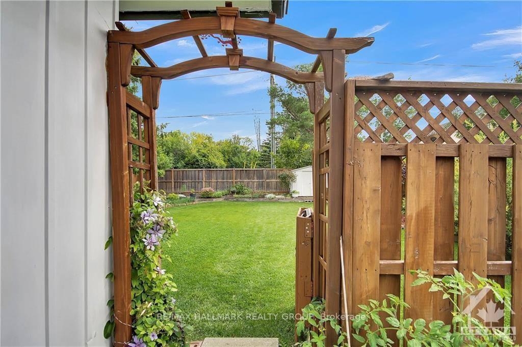 Photo 21 of 2536 Traverse Drive, Ottawa, Brookfield Gardens — HOMEH