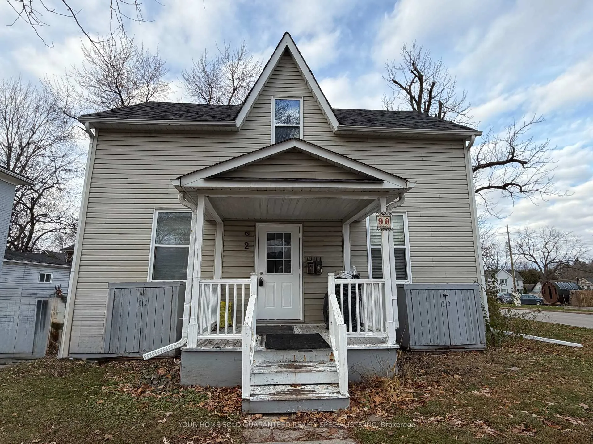 Front of Unit 2, 98 Wellington Street E