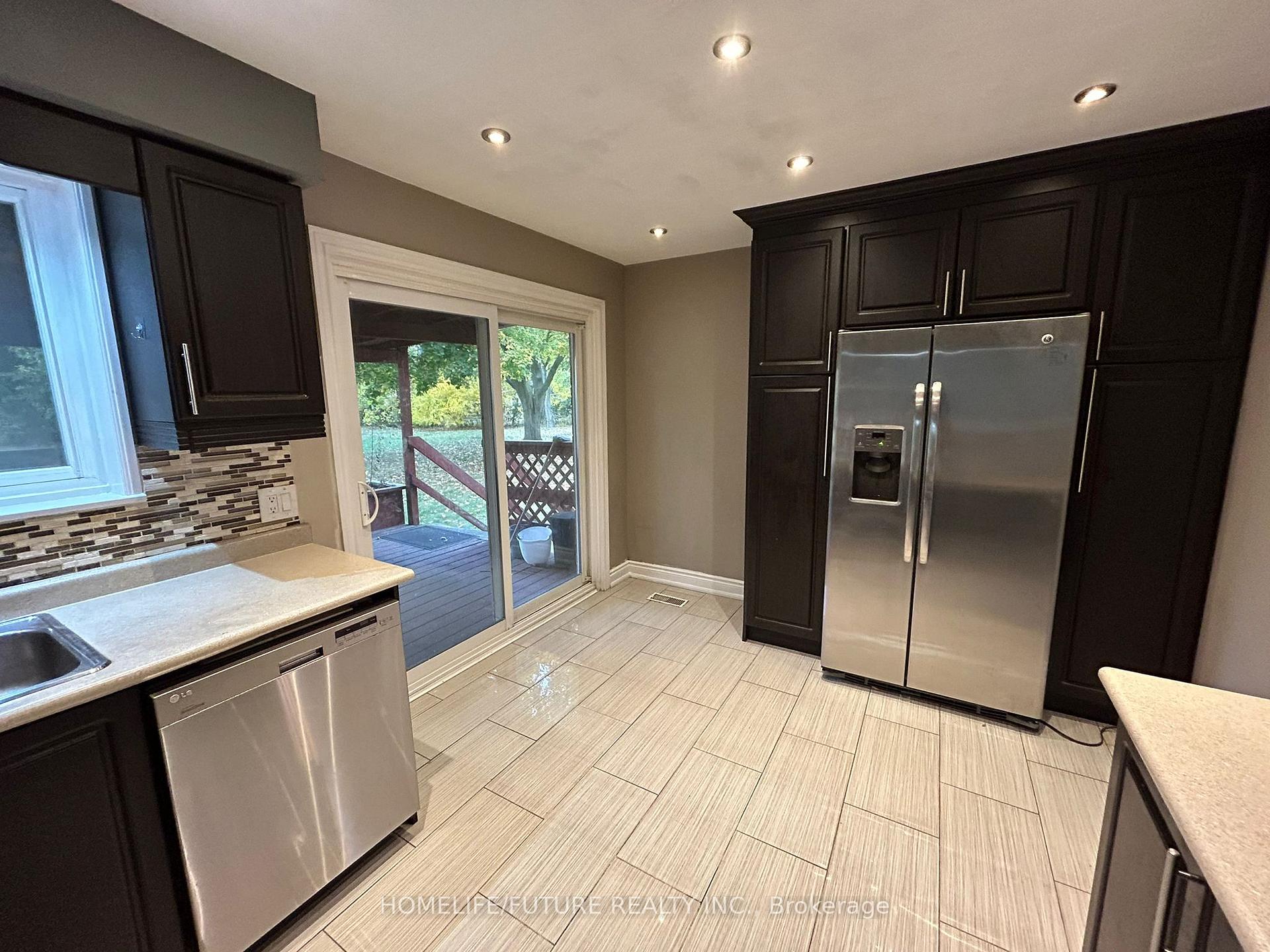 Photo 5 of 4 Watson Street, Scarborough, Highland Creek — HOMEH