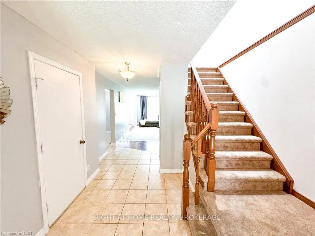 Photo 5 of 53 Baxter Crescent, Thorold, Confederation Heights — HOMEH
