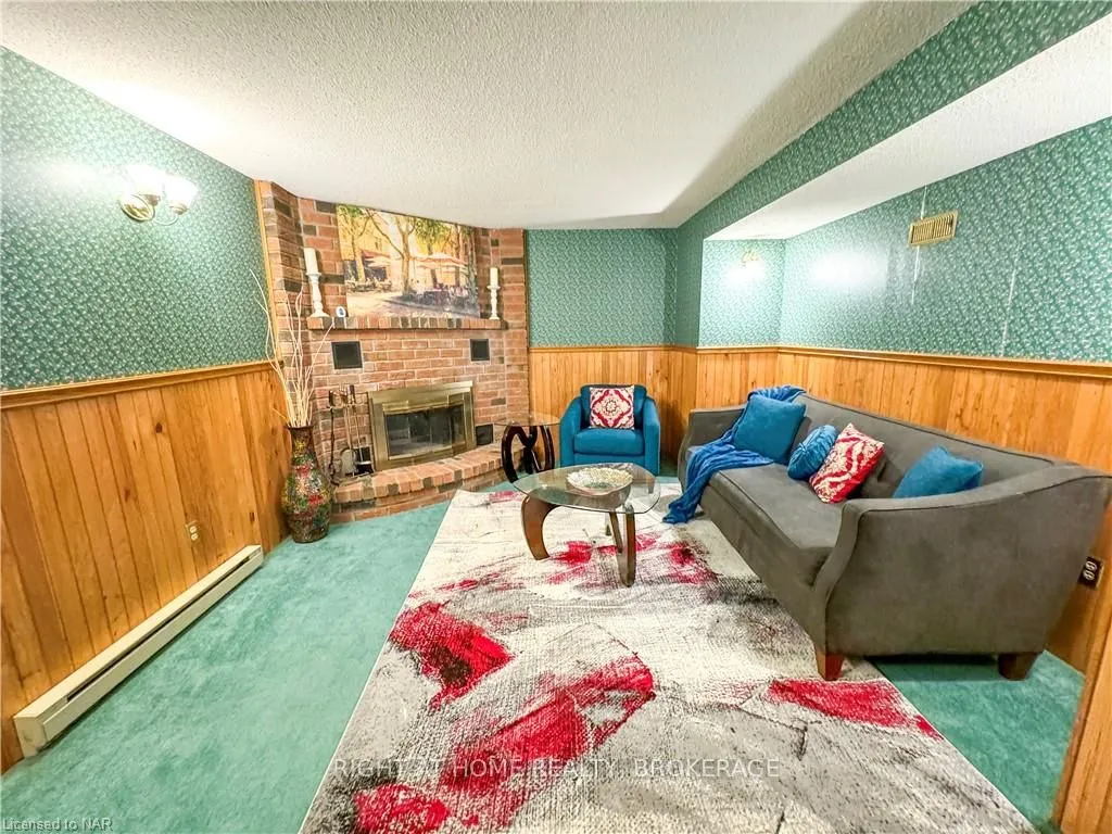 Photo 23 of 53 Baxter Crescent, Thorold, Confederation Heights — HOMEH