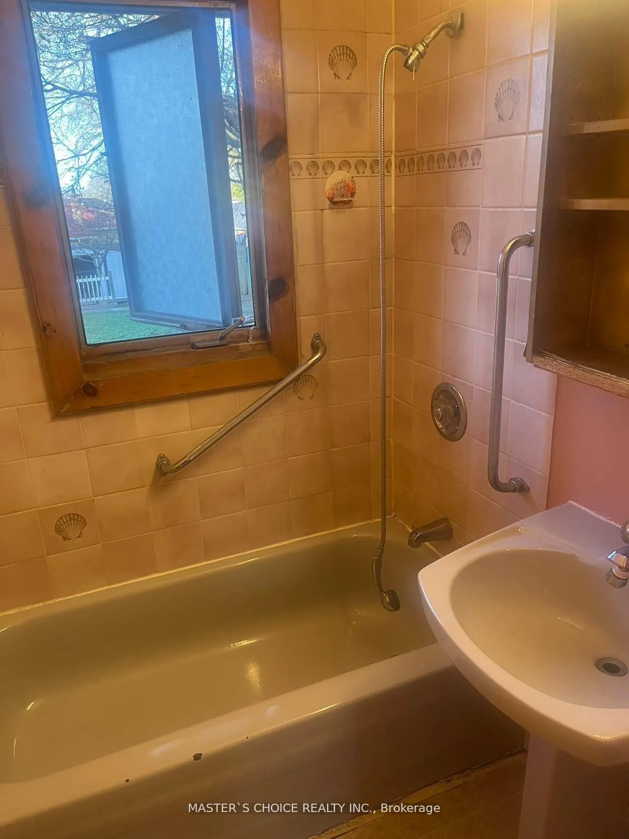 Photo 4 of 101 Westcroft Drive, Scarborough, West Hill — HOMEH