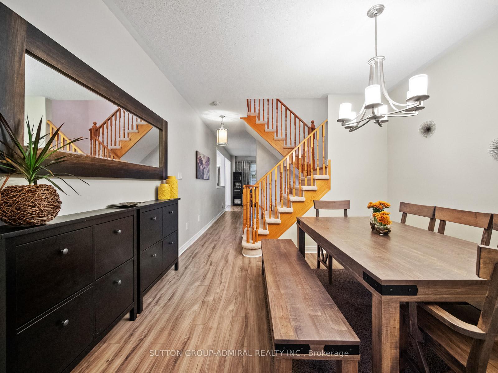 Photo 4 of 79 Watkins Glen Crescent, Aurora, Bayview Wellington — HOMEH