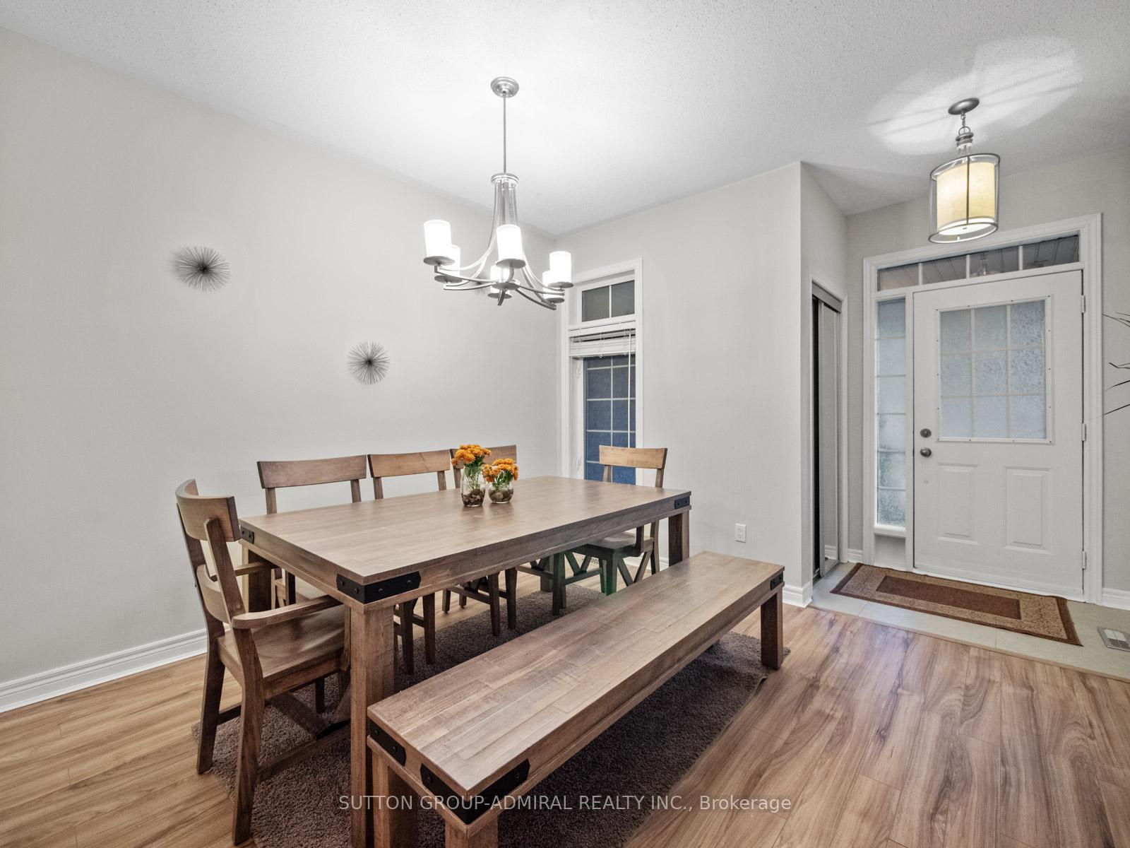 Photo 3 of 79 Watkins Glen Crescent, Aurora, Bayview Wellington — HOMEH