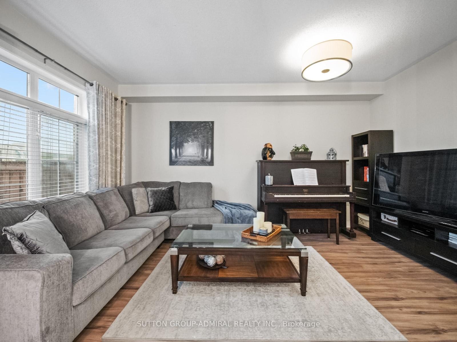 Photo 7 of 79 Watkins Glen Crescent, Aurora, Bayview Wellington — HOMEH
