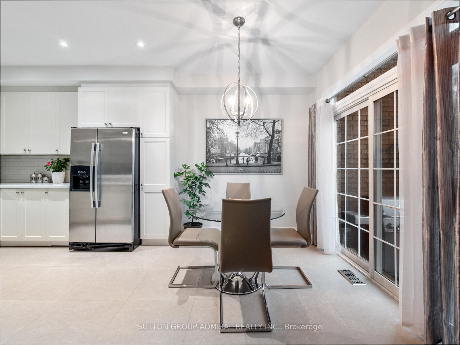 Photo 9 of 79 Watkins Glen Crescent, Aurora, Bayview Wellington — HOMEH