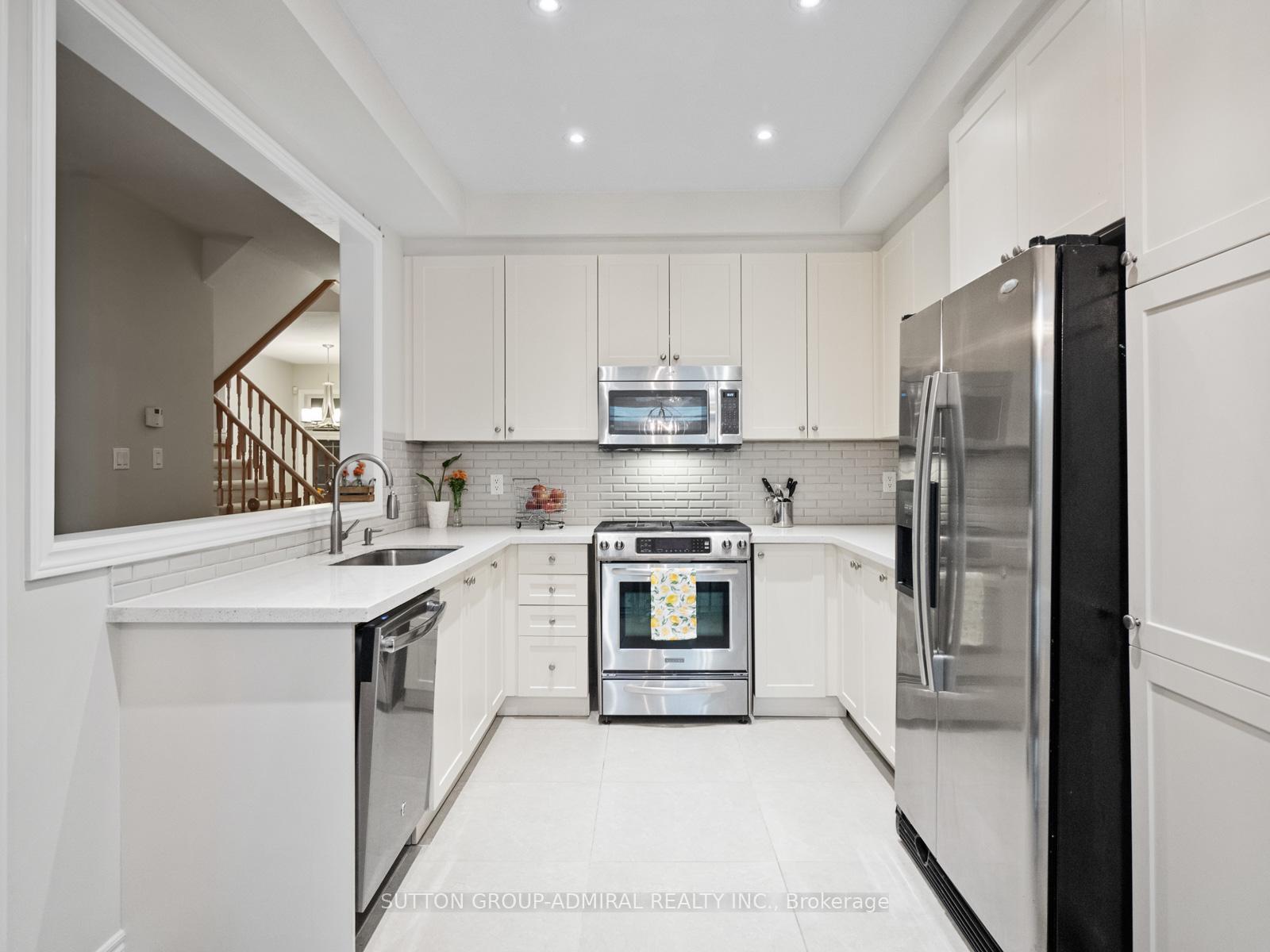 Photo 12 of 79 Watkins Glen Crescent, Aurora, Bayview Wellington — HOMEH