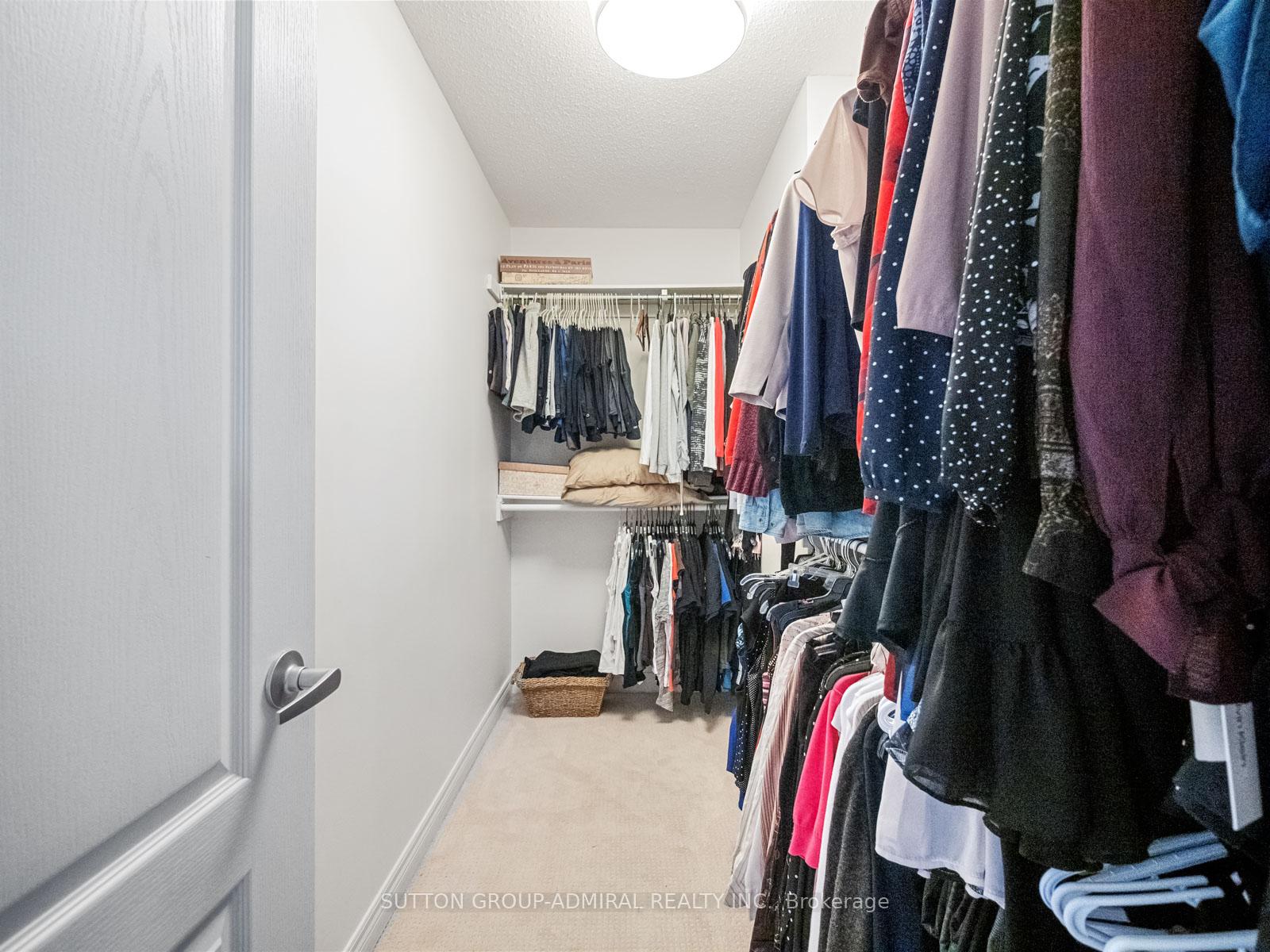 Photo 18 of 79 Watkins Glen Crescent, Aurora, Bayview Wellington — HOMEH