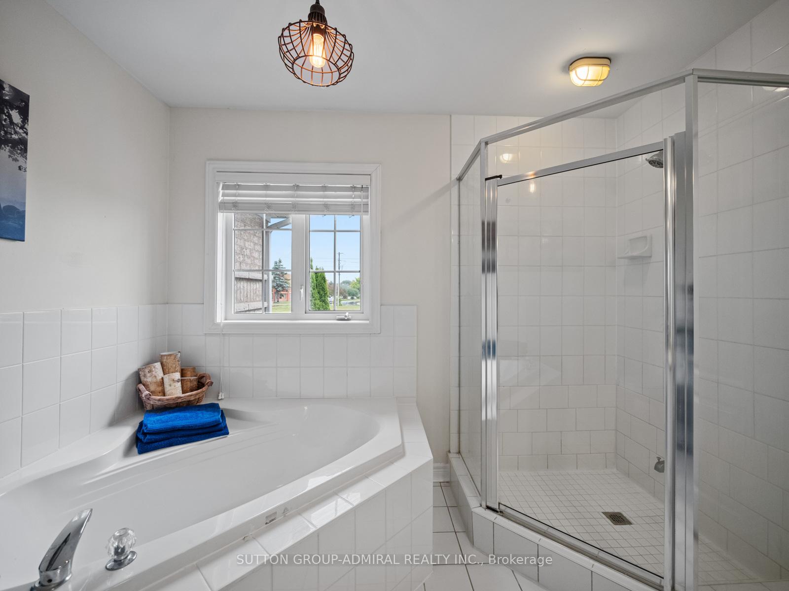 Photo 20 of 79 Watkins Glen Crescent, Aurora, Bayview Wellington — HOMEH