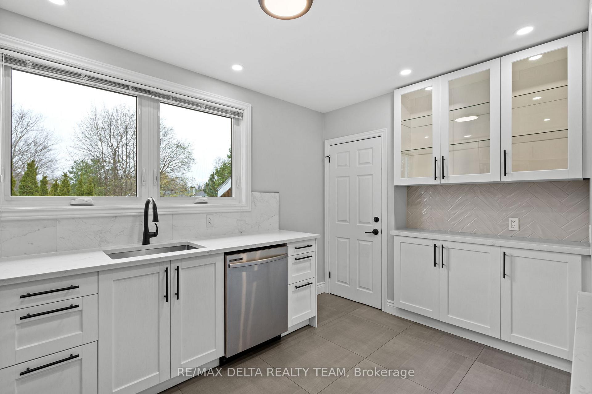 Photo 7 of 16 Seguin Street S, Ottawa, Cardinal Heights — HOMEH