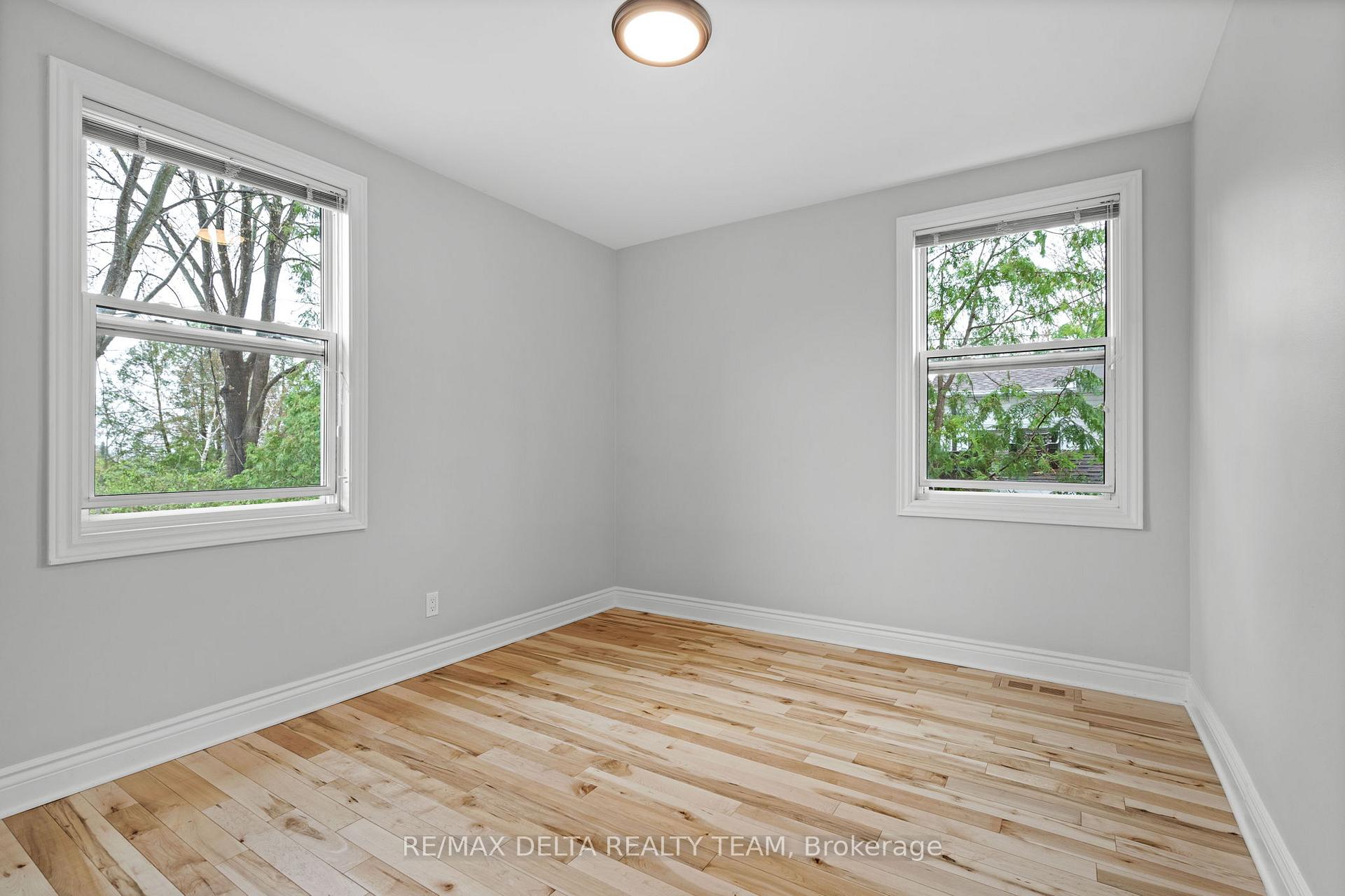 Photo 11 of 16 Seguin Street S, Ottawa, Cardinal Heights — HOMEH