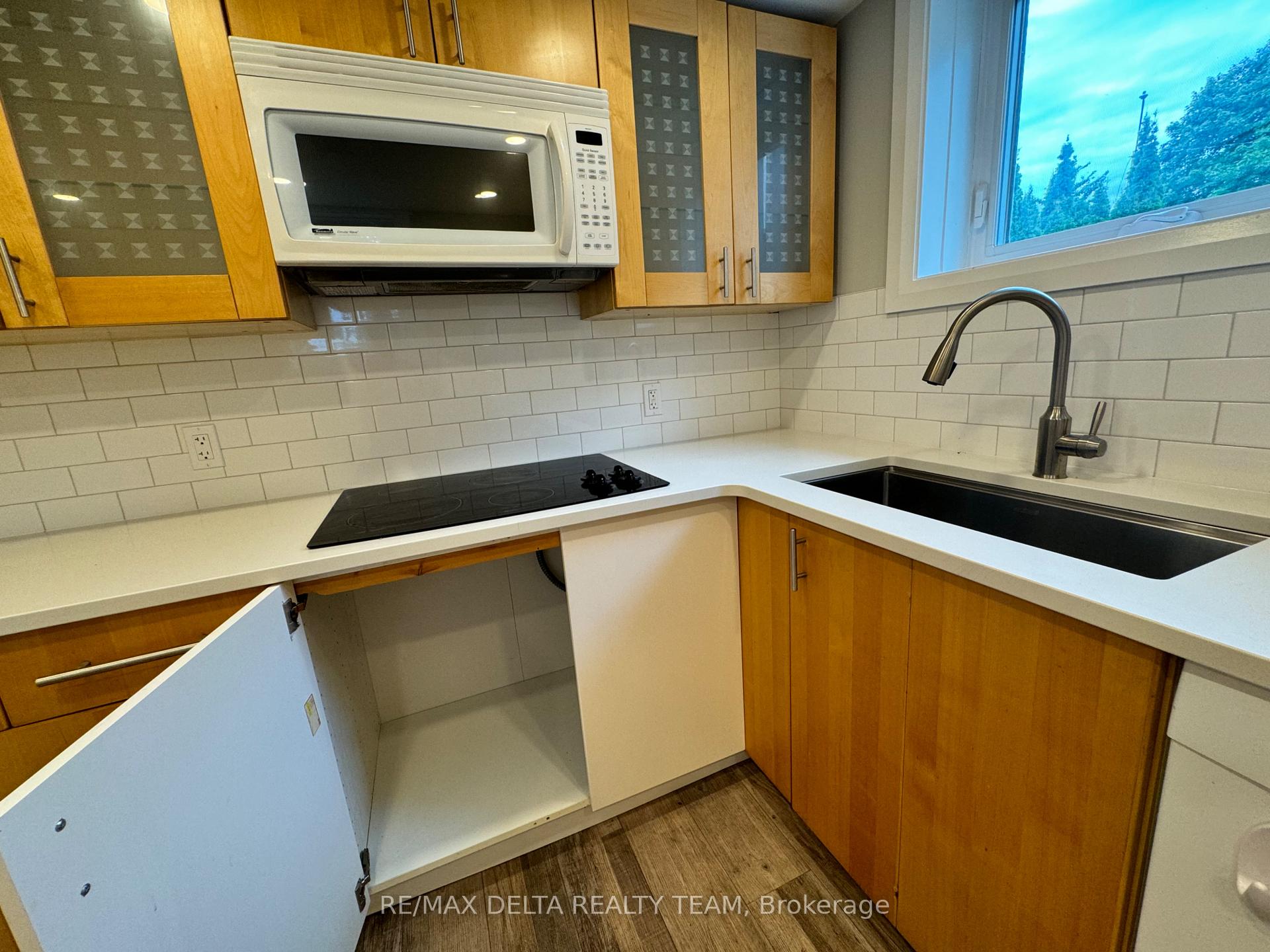 Photo 26 of 16 Seguin Street S, Ottawa, Cardinal Heights — HOMEH