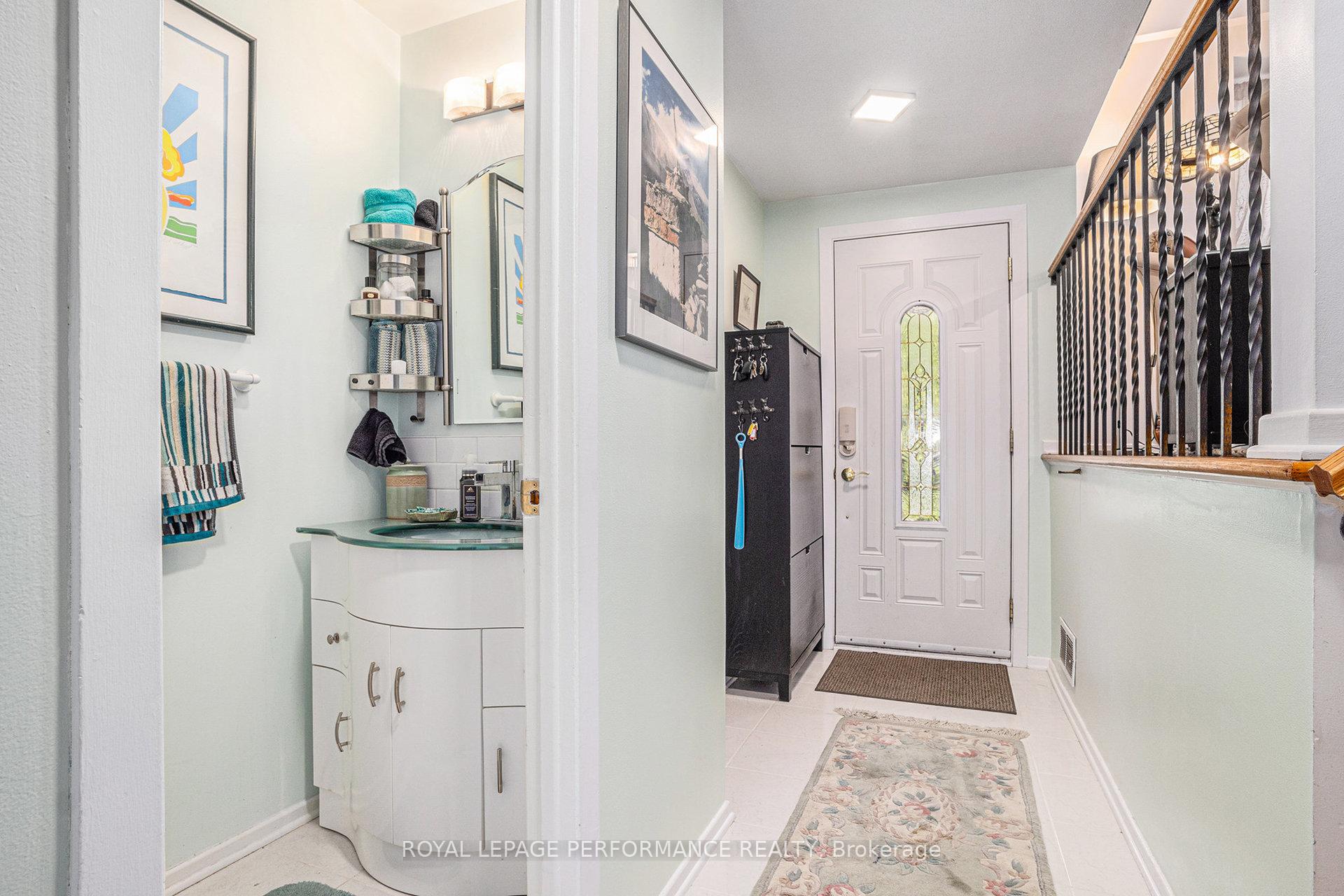 Photo 4 of 1 Wedgewood Crescent, Ottawa, Blackburn Hamlet — HOMEH