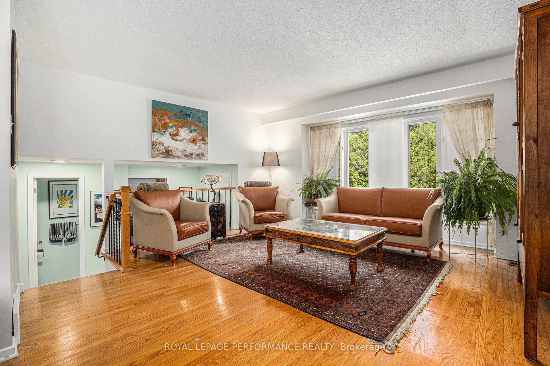 Photo 5 of 1 Wedgewood Crescent, Ottawa, Blackburn Hamlet — HOMEH