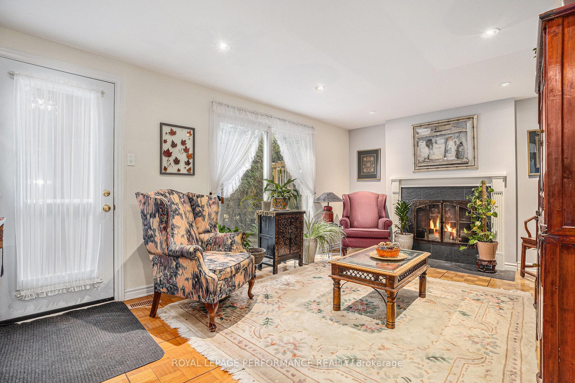 Photo 15 of 1 Wedgewood Crescent, Ottawa, Blackburn Hamlet — HOMEH