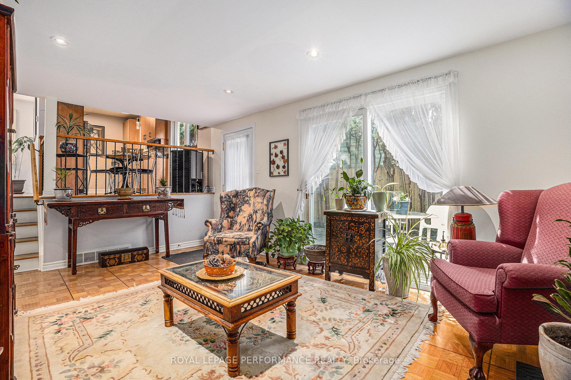 Photo 14 of 1 Wedgewood Crescent, Ottawa, Blackburn Hamlet — HOMEH