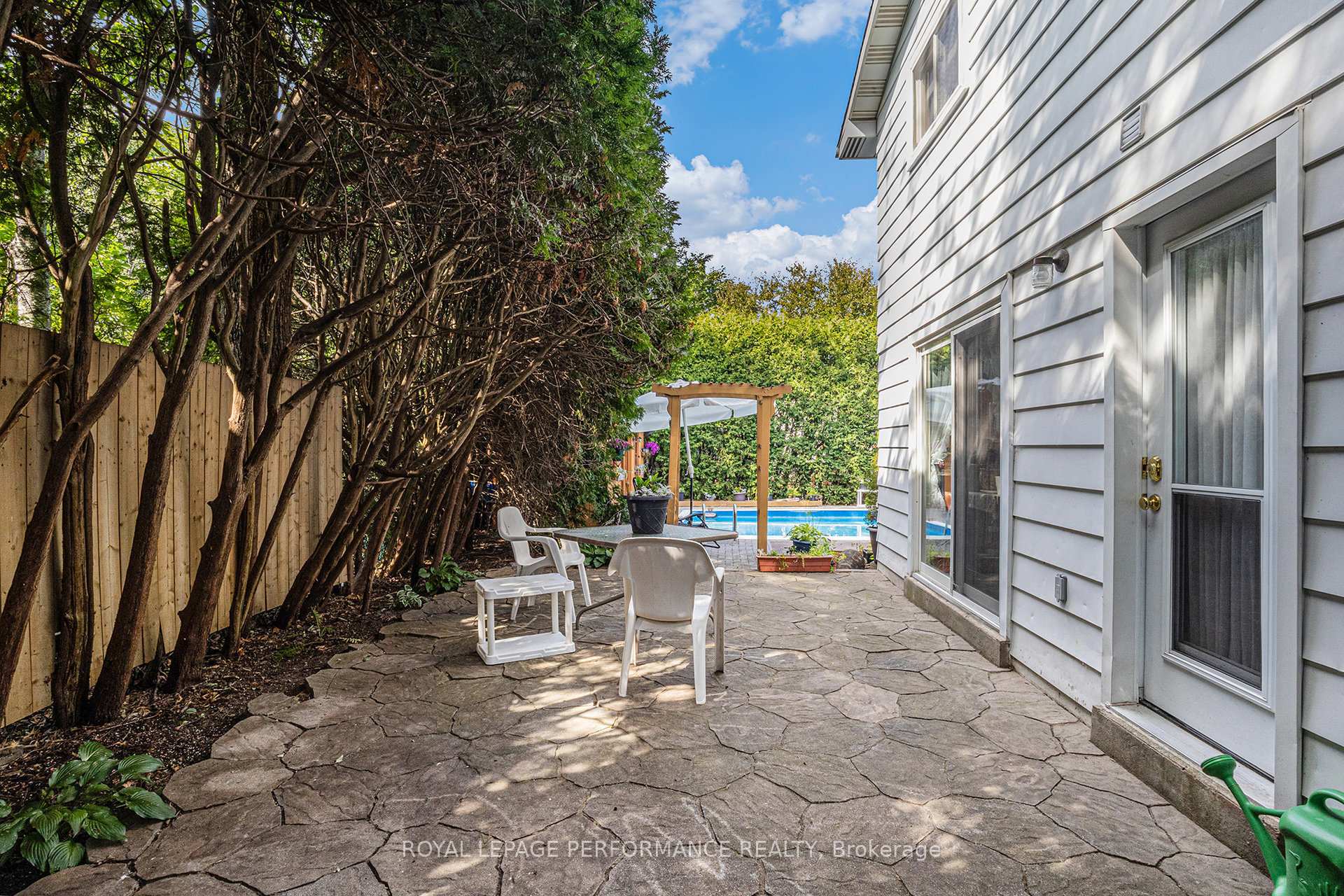 Photo 23 of 1 Wedgewood Crescent, Ottawa, Blackburn Hamlet — HOMEH