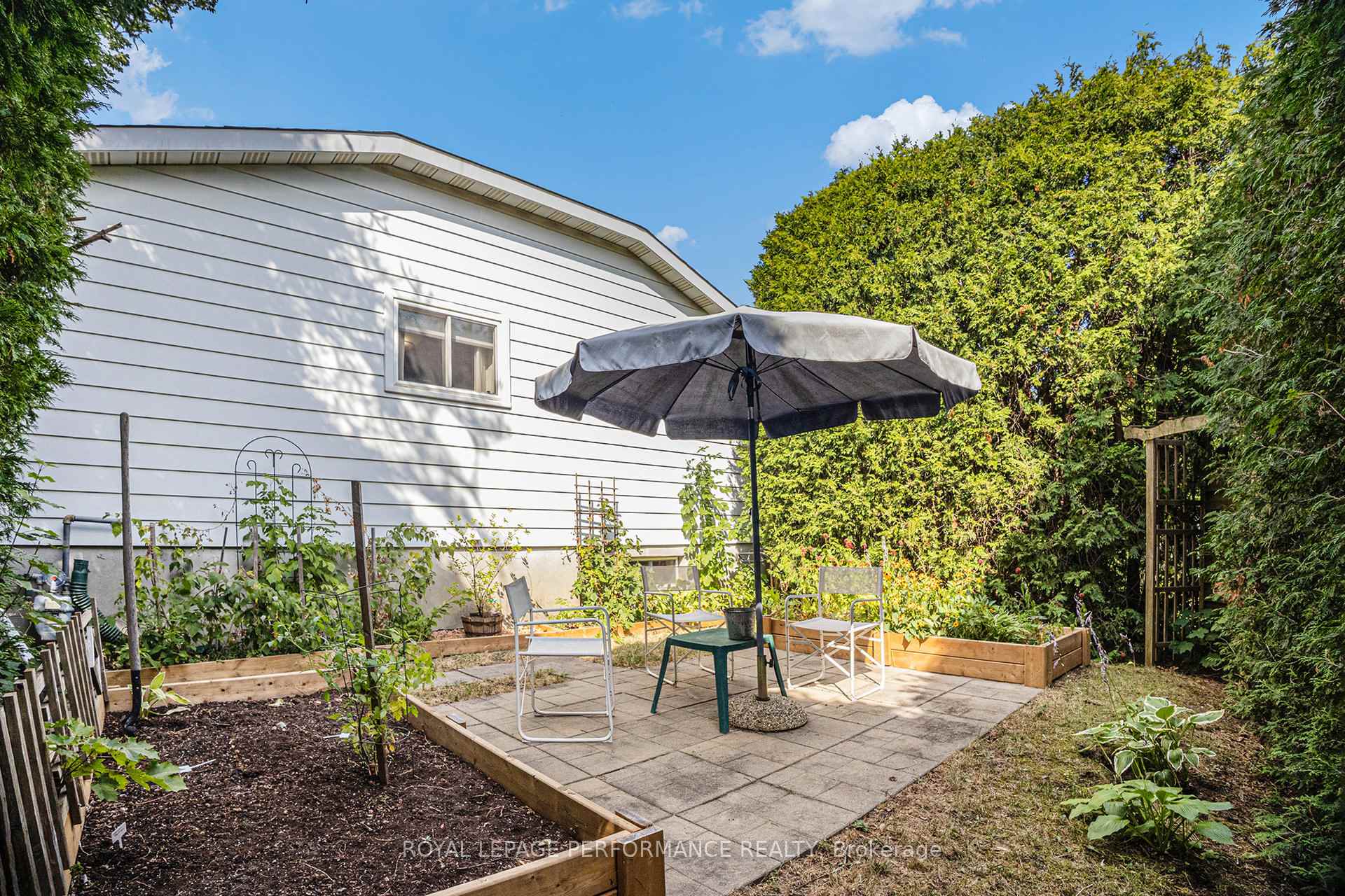 Photo 31 of 1 Wedgewood Crescent, Ottawa, Blackburn Hamlet — HOMEH