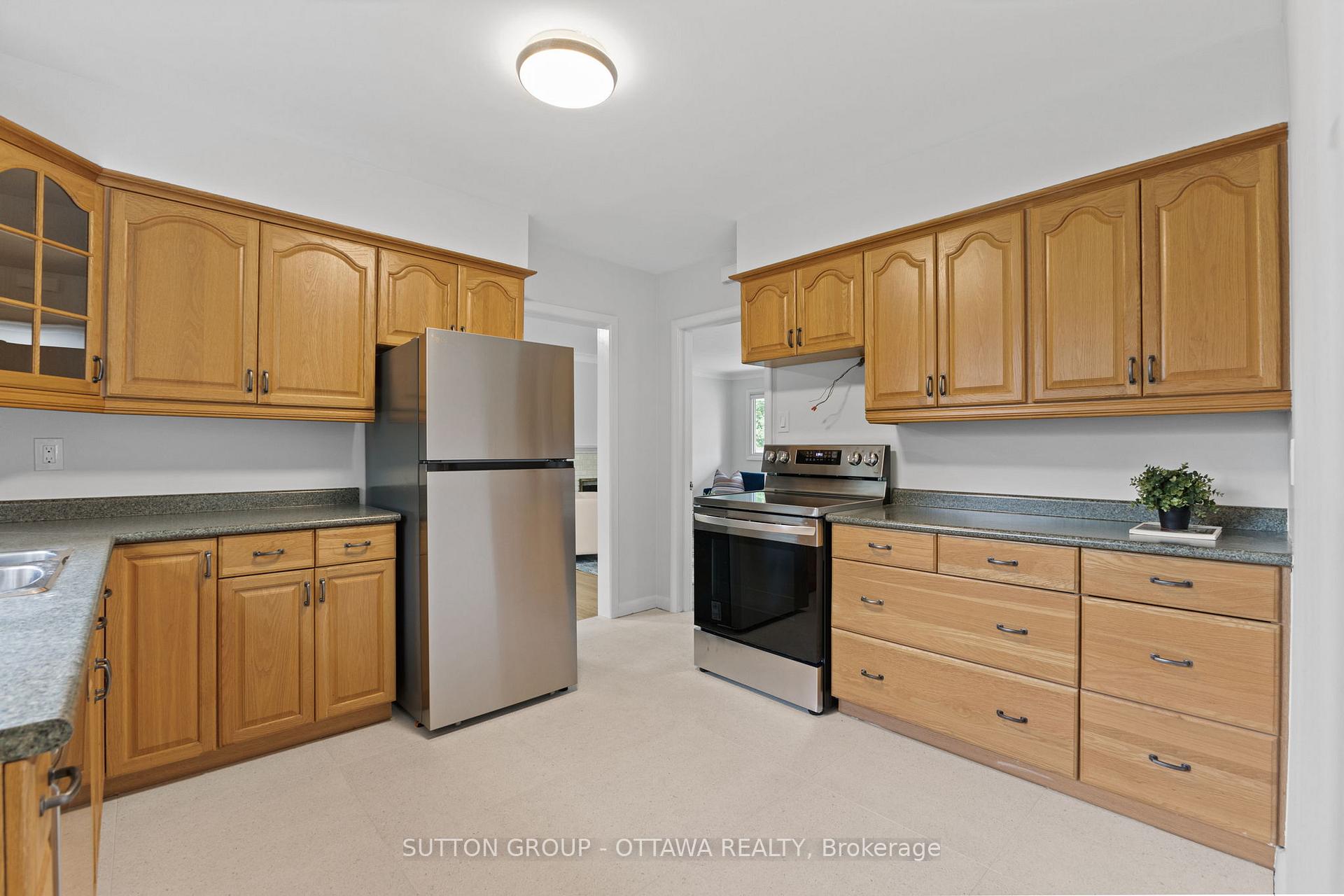Photo 8 of 1487 Caverley Street, Ottawa, Riverview Park — HOMEH