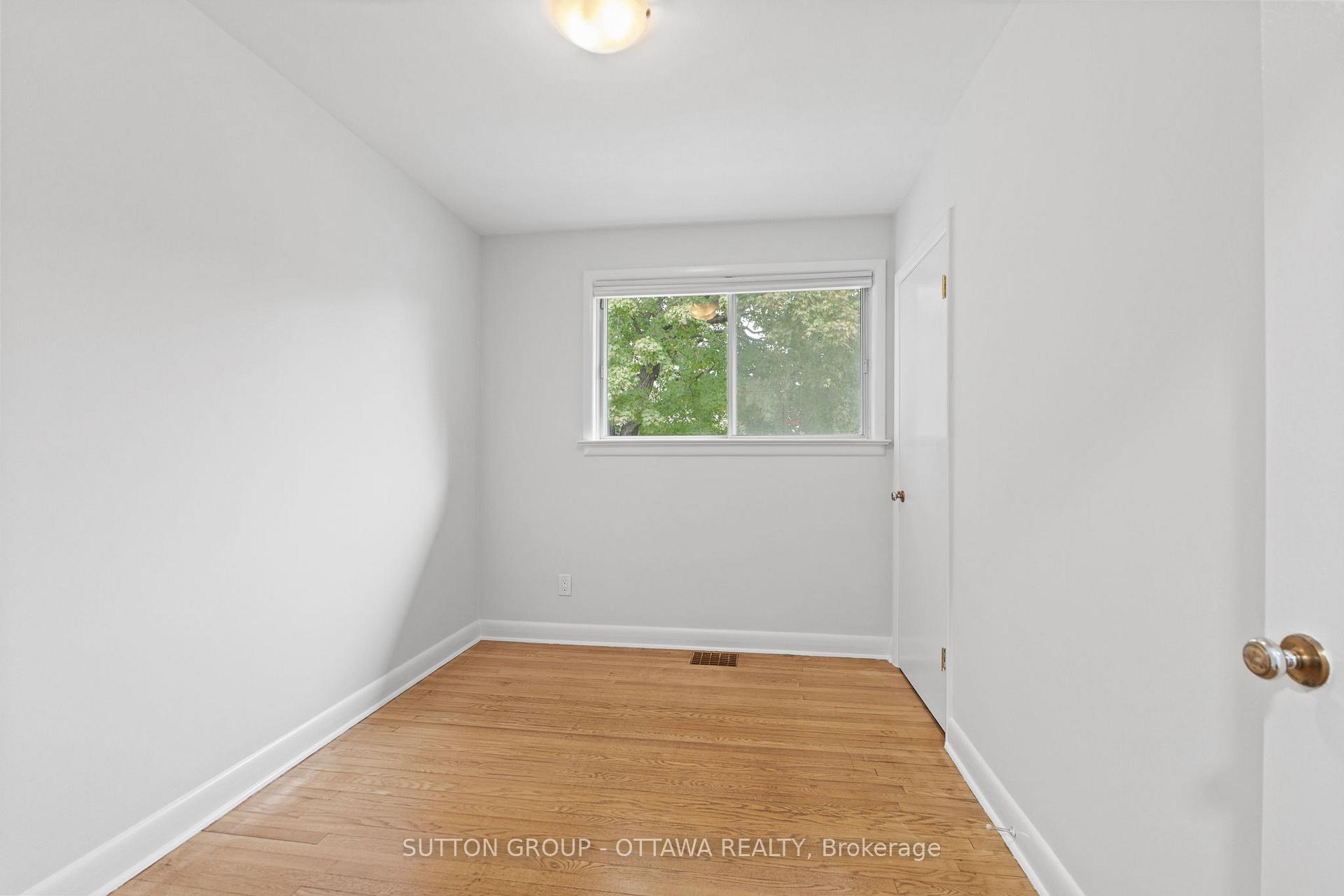 Photo 10 of 1487 Caverley Street, Ottawa, Riverview Park — HOMEH