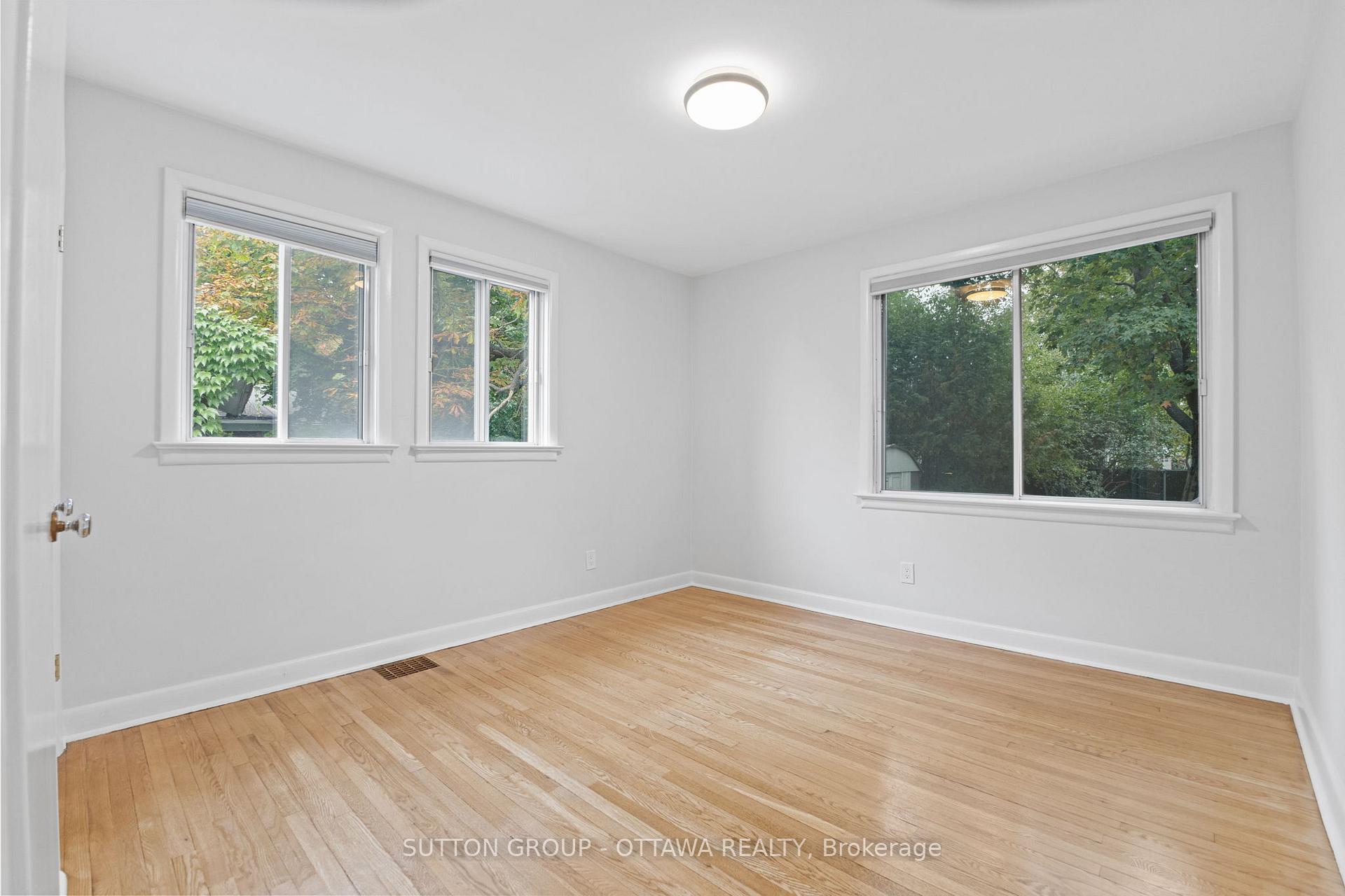 Photo 13 of 1487 Caverley Street, Ottawa, Riverview Park — HOMEH