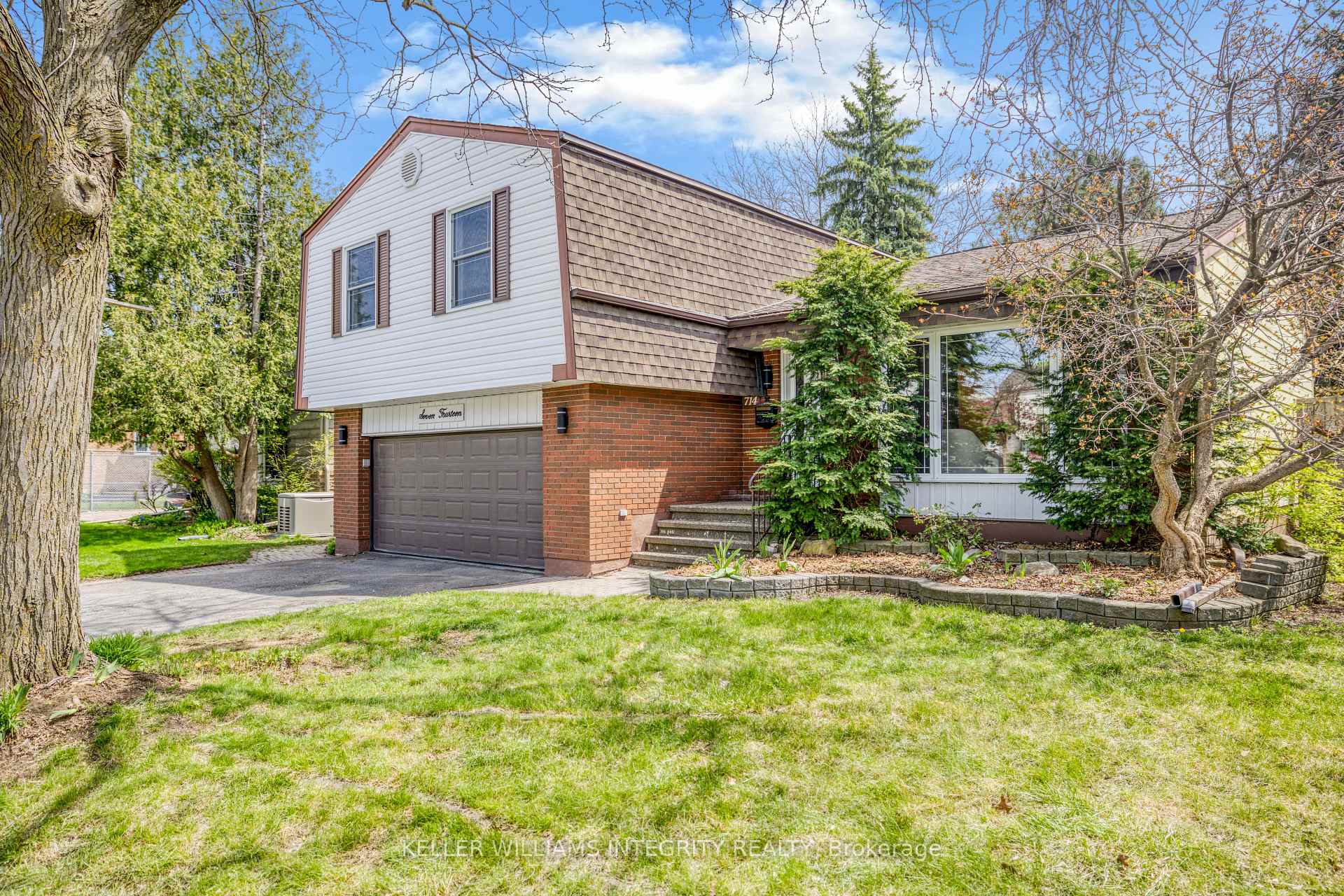 Photo 6 of 714 Mooneys Bay Place, Ottawa, Mooneys Bay/Riverside Park — HOMEH