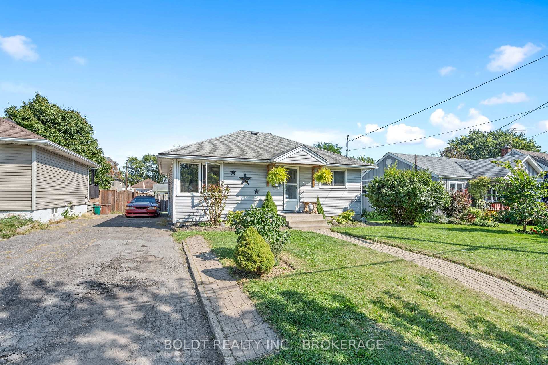 Photo 4 of 66 Whyte Avenue N, Thorold, Thorold Downtown — HOMEH