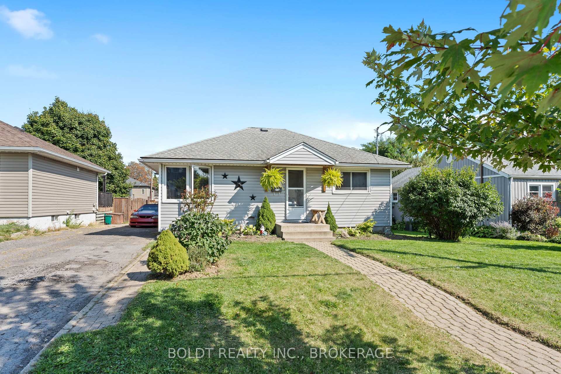 Photo 32 of 66 Whyte Avenue N, Thorold, Thorold Downtown — HOMEH