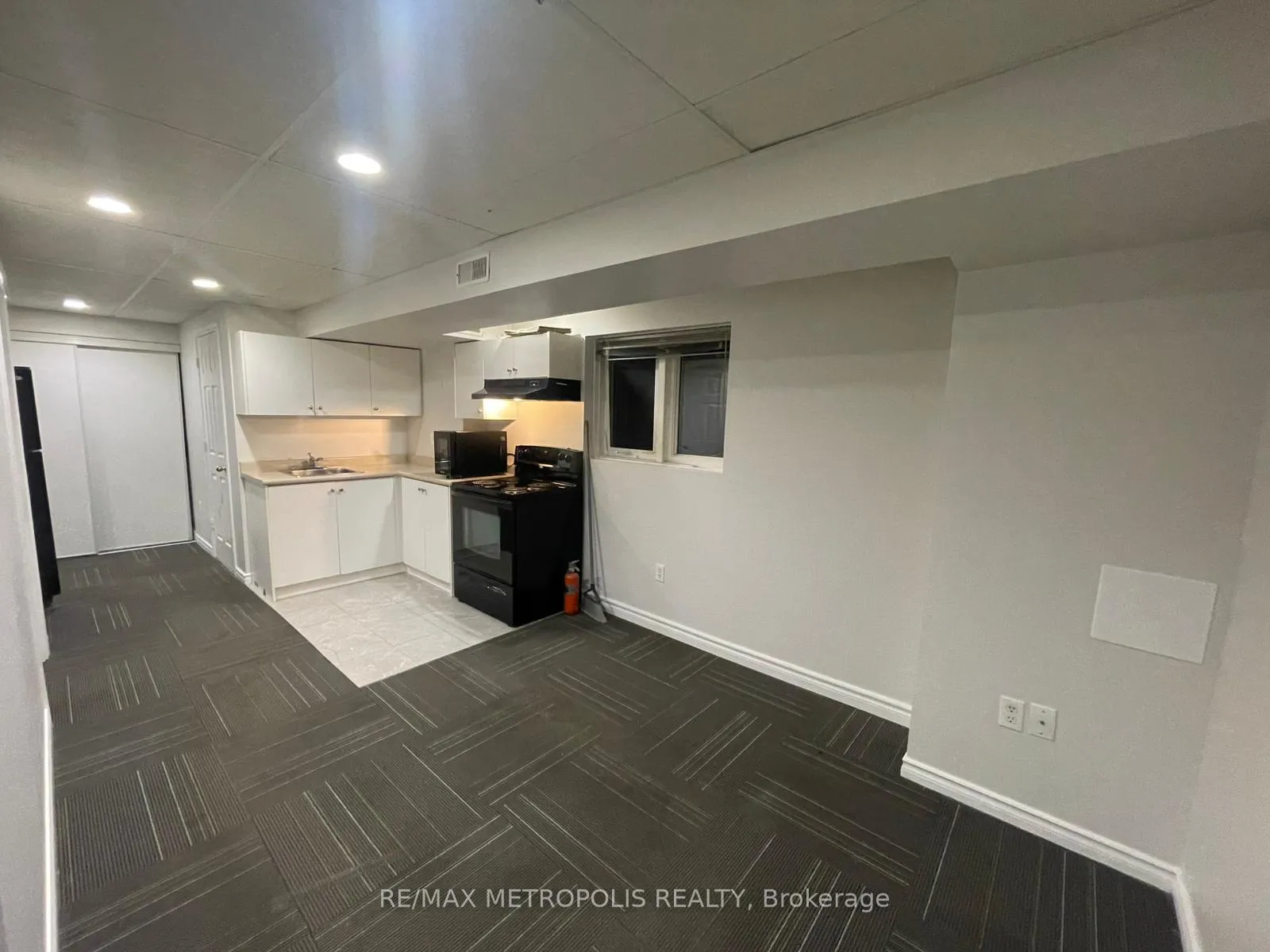 Photo 4 of Unit Lower, 58 Whitefoot Crescent, Ajax, South East — HOMEH