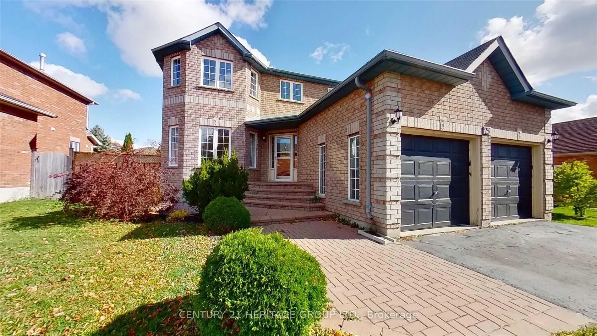 Photo 2 of Unit Main & 2nd, 25 Logan Court, Barrie, Holly — HOMEH