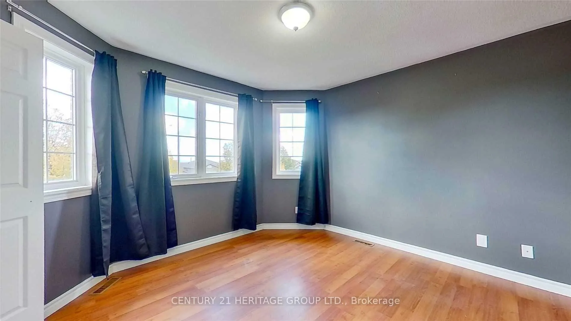 Photo 4 of Unit Main & 2nd, 25 Logan Court, Barrie, Holly — HOMEH