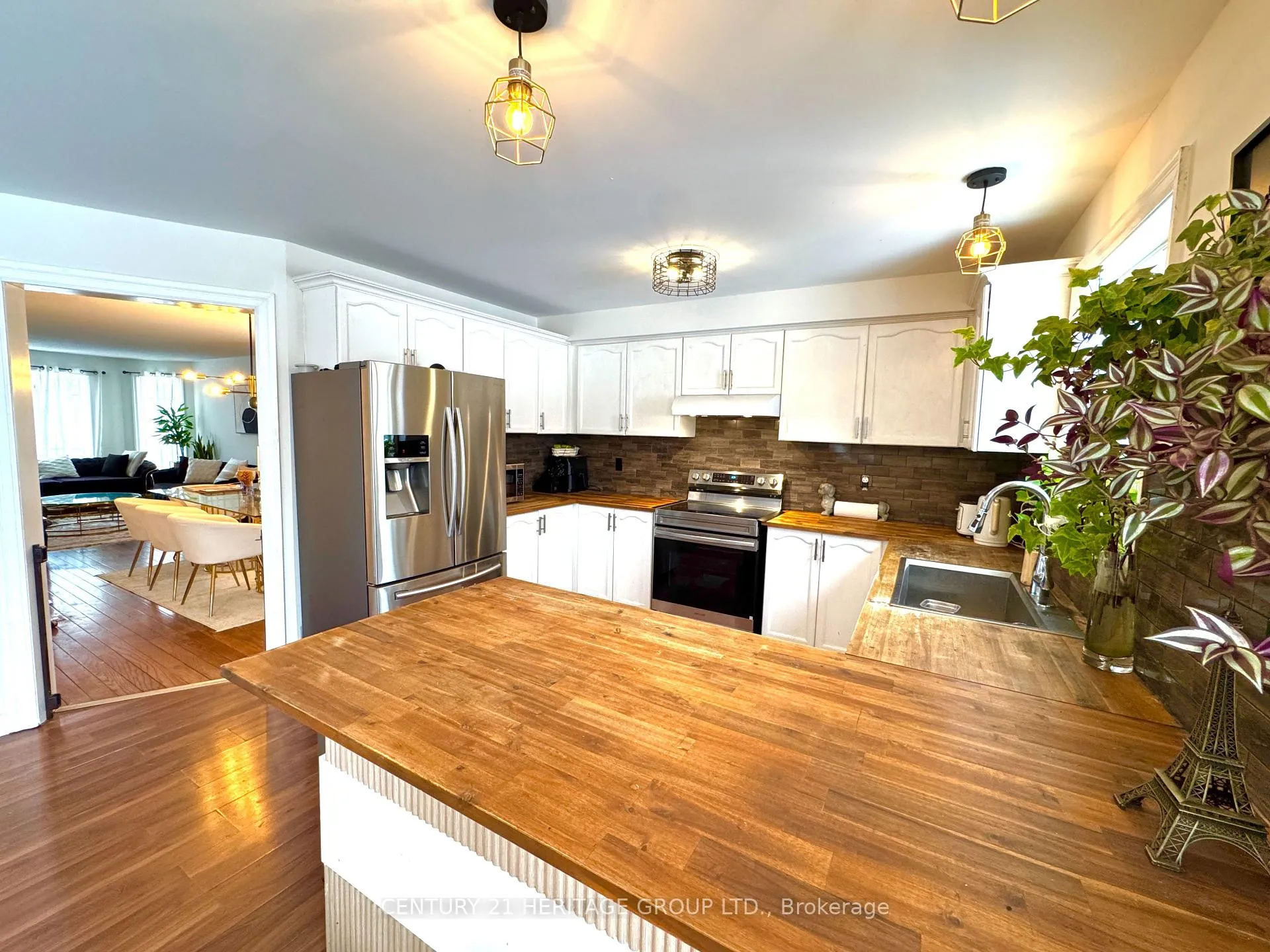 Photo 13 of Unit Main & 2nd, 25 Logan Court, Barrie, Holly — HOMEH