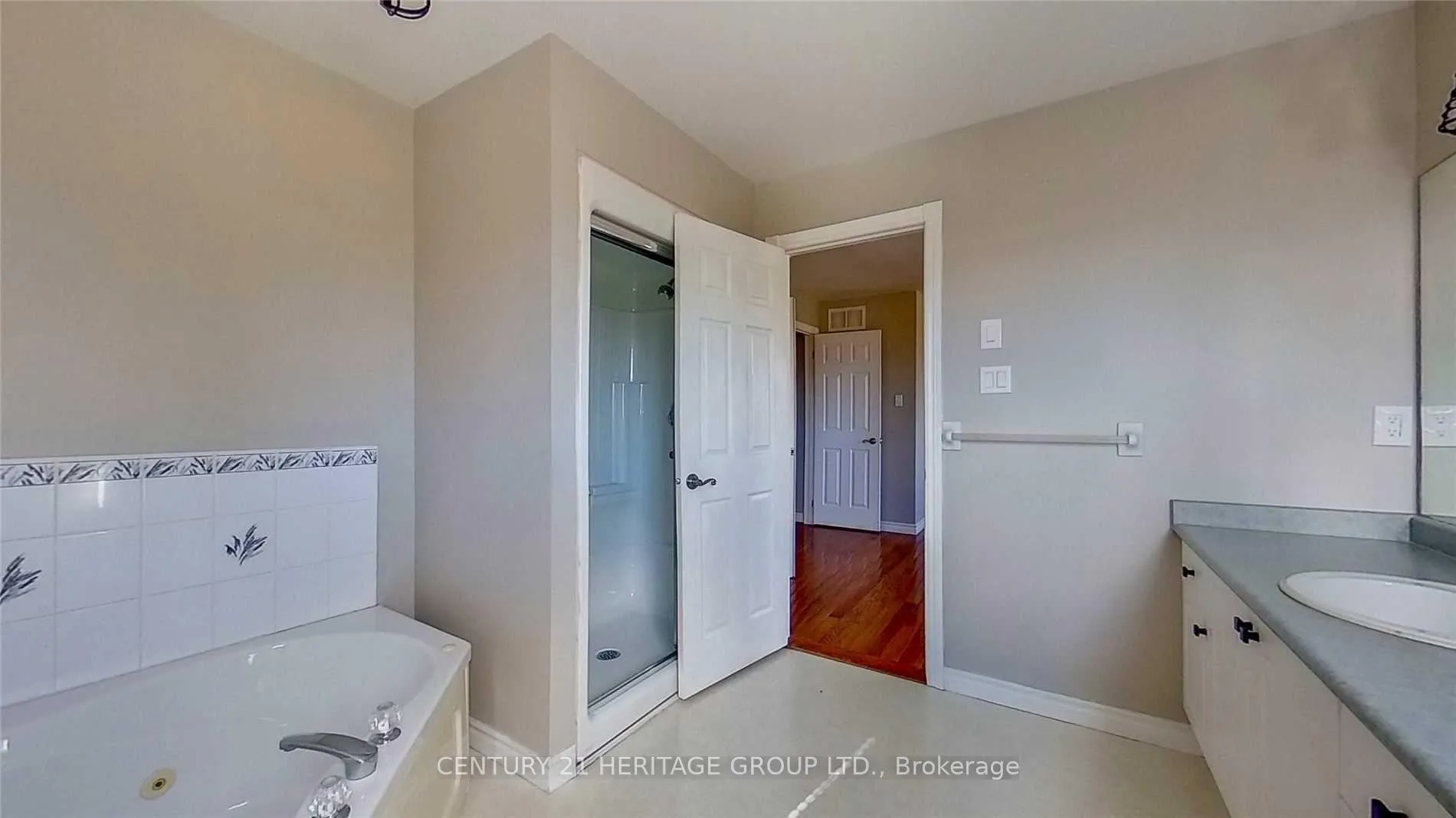 Photo 25 of Unit Main & 2nd, 25 Logan Court, Barrie, Holly — HOMEH
