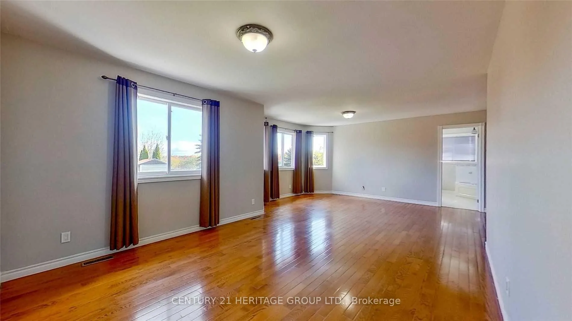 Photo 27 of Unit Main & 2nd, 25 Logan Court, Barrie, Holly — HOMEH