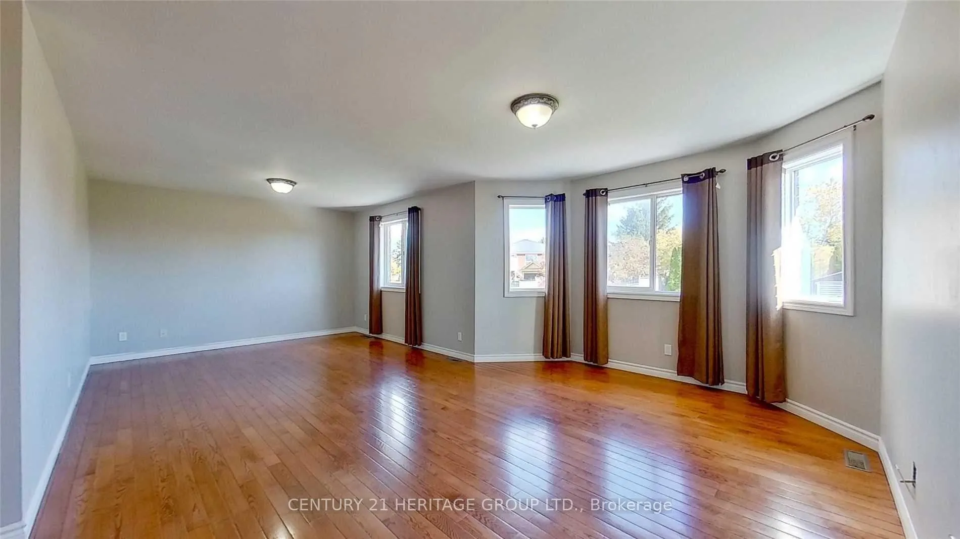 Photo 28 of Unit Main & 2nd, 25 Logan Court, Barrie, Holly — HOMEH
