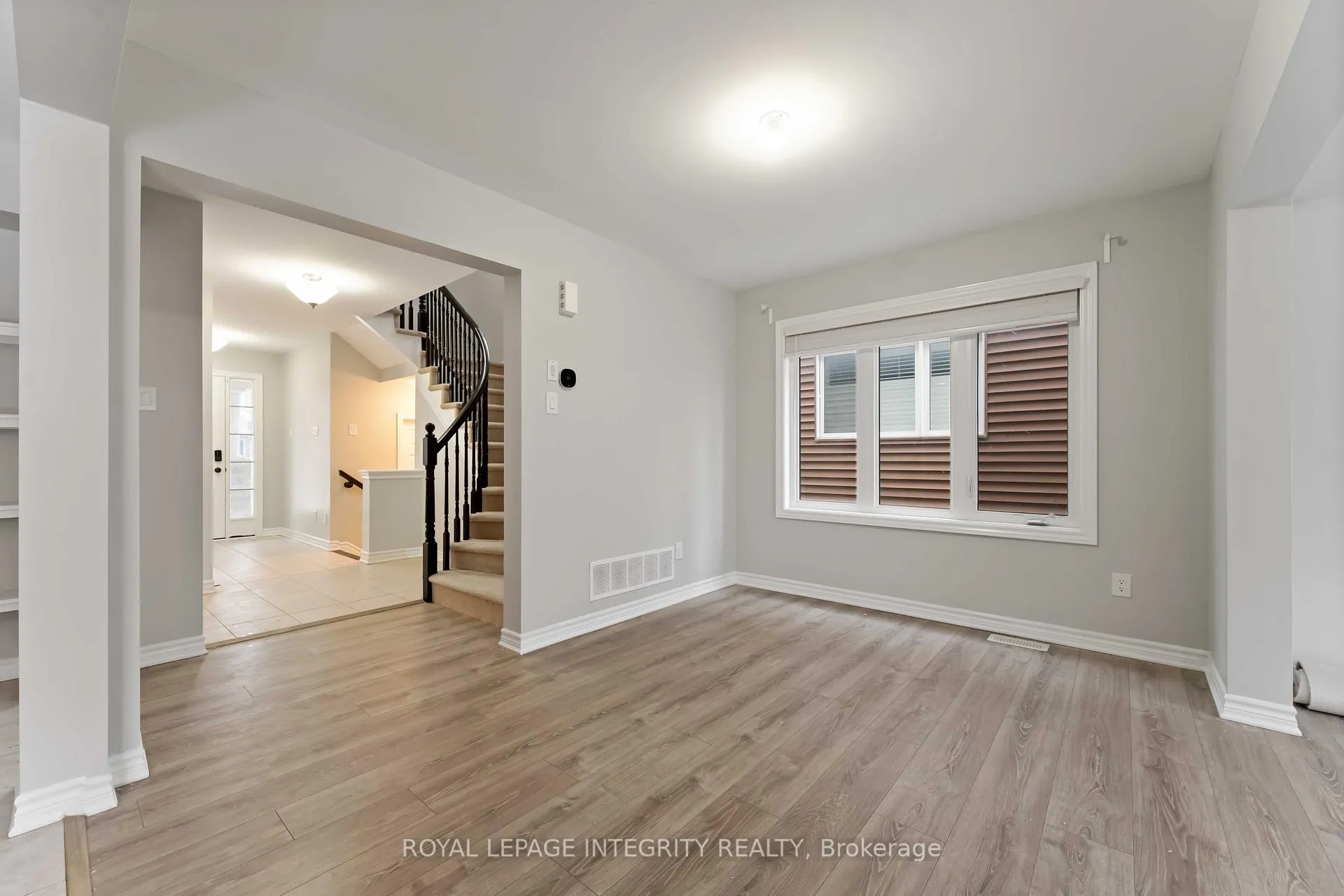 Photo 3 of 408 Aphelion Crescent, Ottawa, Barrhaven - Half Moon Bay — HOMEH