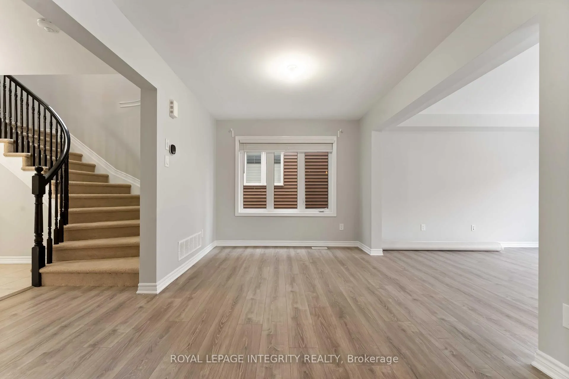 Photo 5 of 408 Aphelion Crescent, Ottawa, Barrhaven - Half Moon Bay — HOMEH