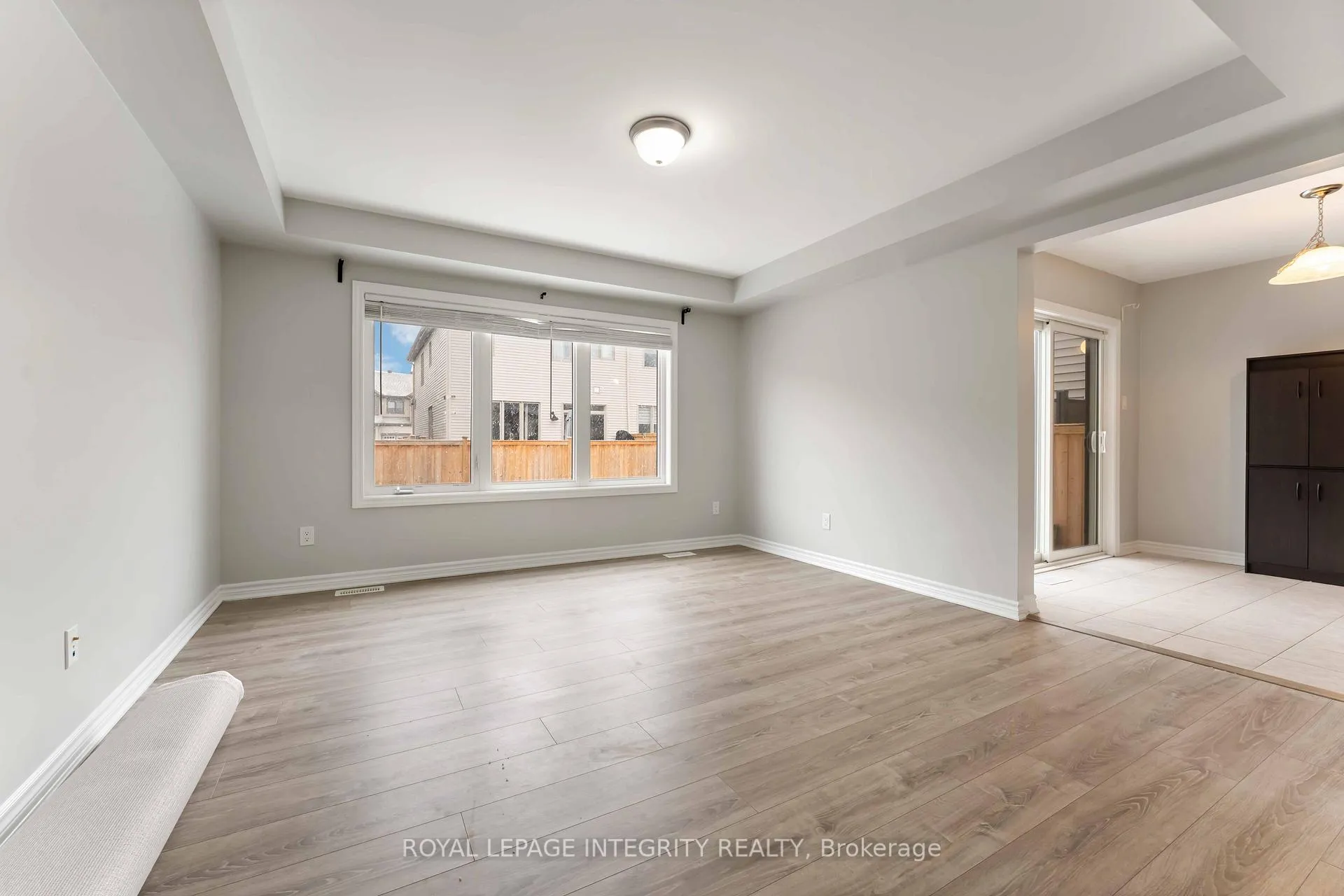 Photo 7 of 408 Aphelion Crescent, Ottawa, Barrhaven - Half Moon Bay — HOMEH