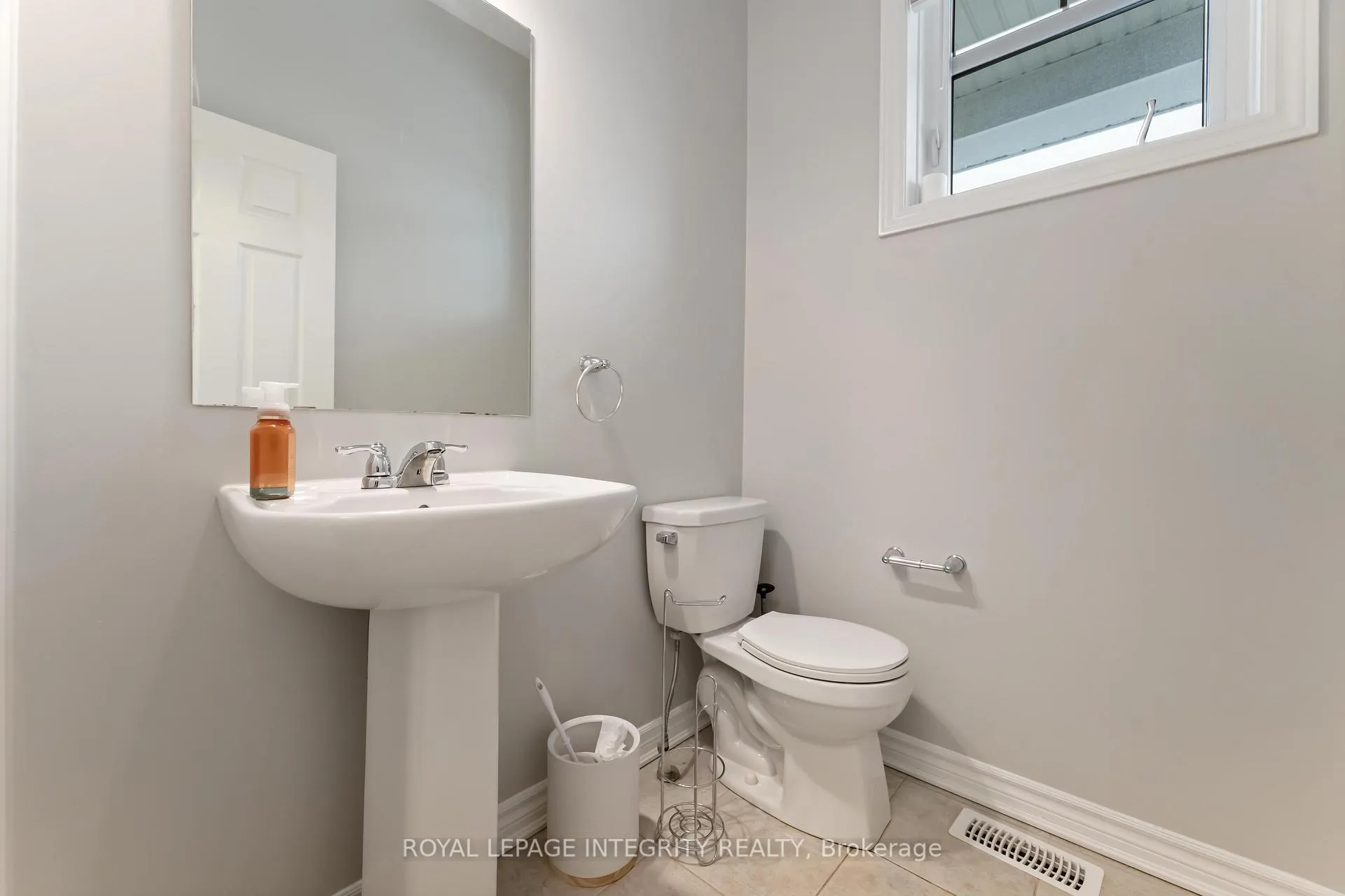 Photo 18 of 408 Aphelion Crescent, Ottawa, Barrhaven - Half Moon Bay — HOMEH
