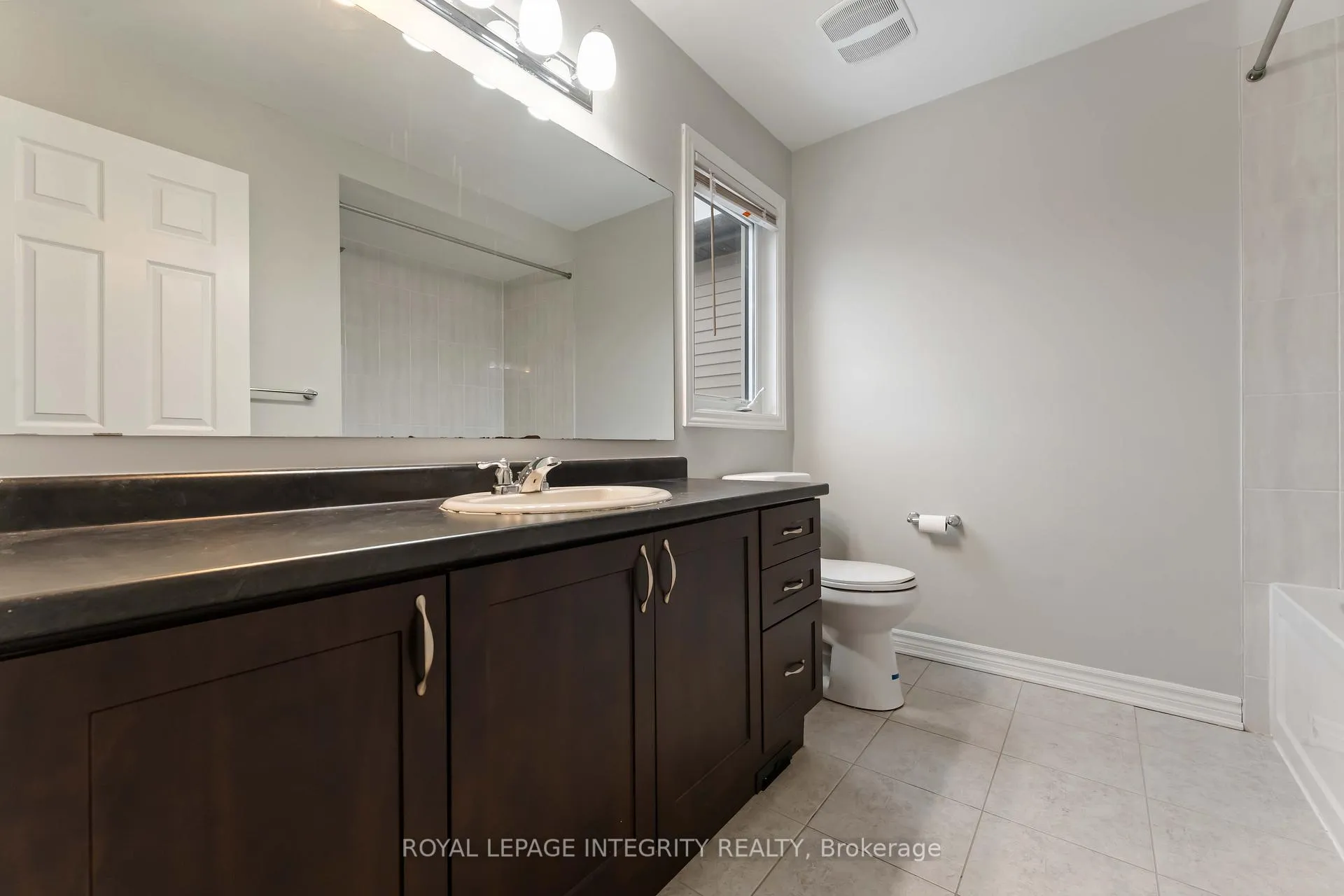 Photo 27 of 408 Aphelion Crescent, Ottawa, Barrhaven - Half Moon Bay — HOMEH