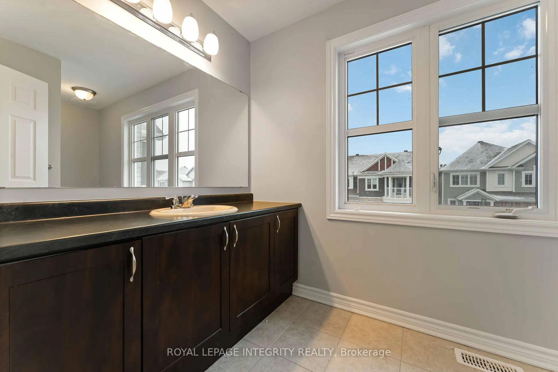 Photo 35 of 408 Aphelion Crescent, Ottawa, Barrhaven - Half Moon Bay — HOMEH