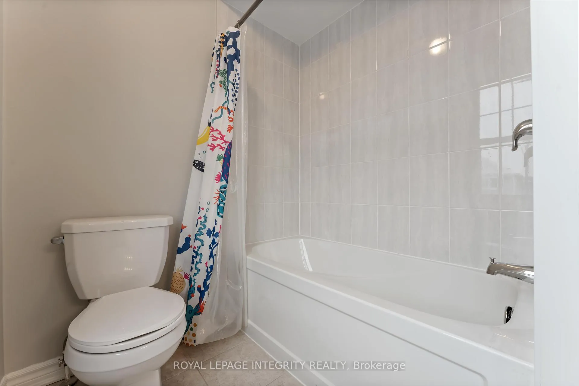 Photo 37 of 408 Aphelion Crescent, Ottawa, Barrhaven - Half Moon Bay — HOMEH
