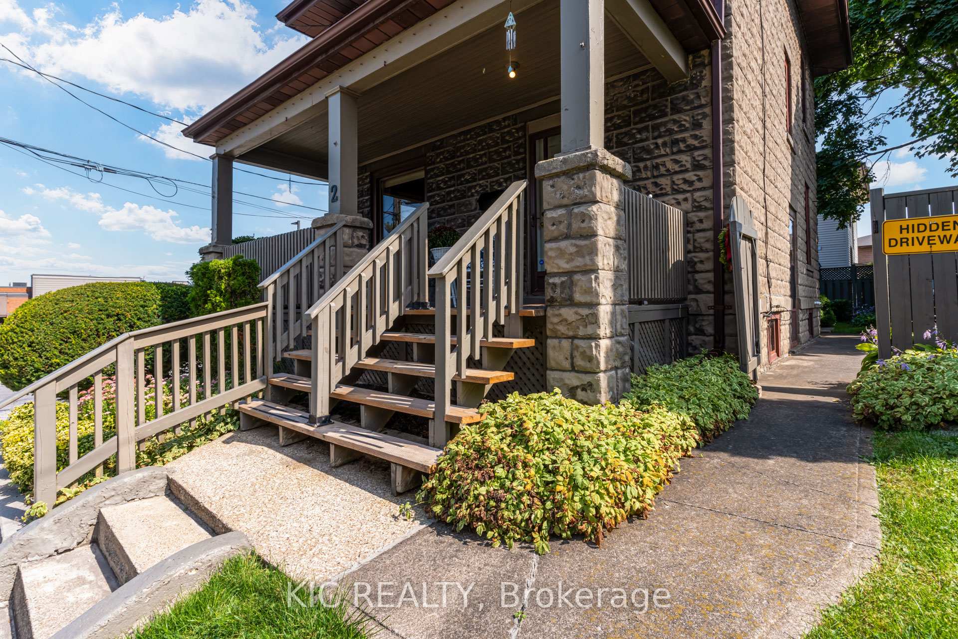 Photo 4 of 2 Boundary Lane, Thorold, Thorold Downtown — HOMEH