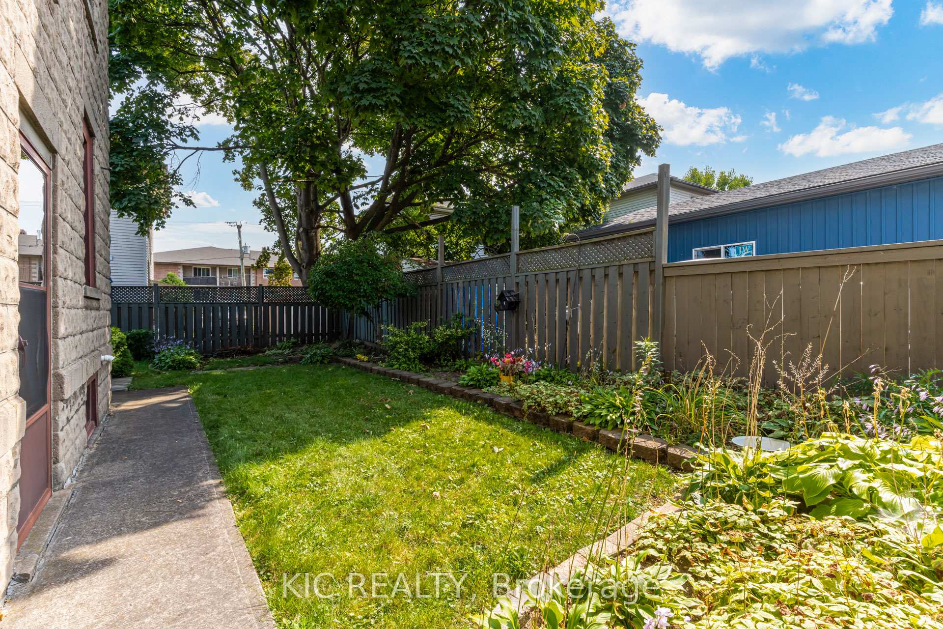 Photo 33 of 2 Boundary Lane, Thorold, Thorold Downtown — HOMEH