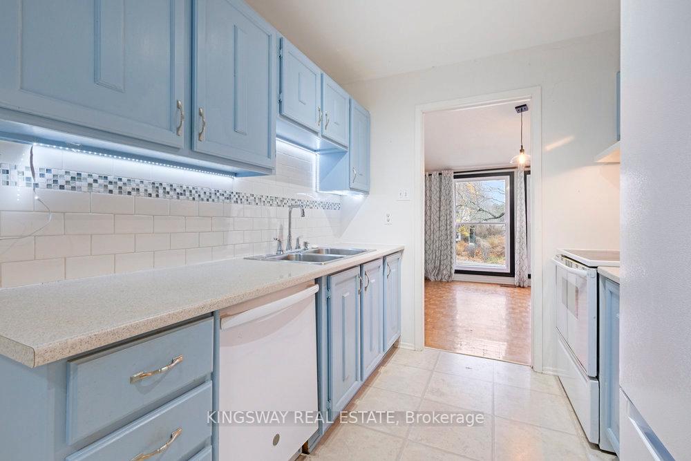Photo 13 of 742 Mooney's Bay Place, Ottawa, Mooneys Bay/Riverside Park — HOMEH