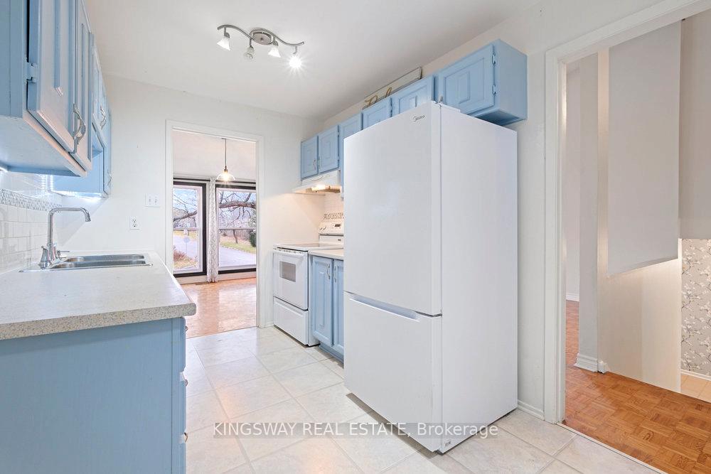 Photo 14 of 742 Mooney's Bay Place, Ottawa, Mooneys Bay/Riverside Park — HOMEH