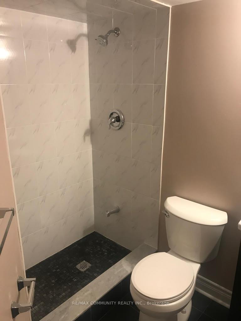 Photo 5 of 33 Challenger Court, Scarborough, Highland Creek — HOMEH