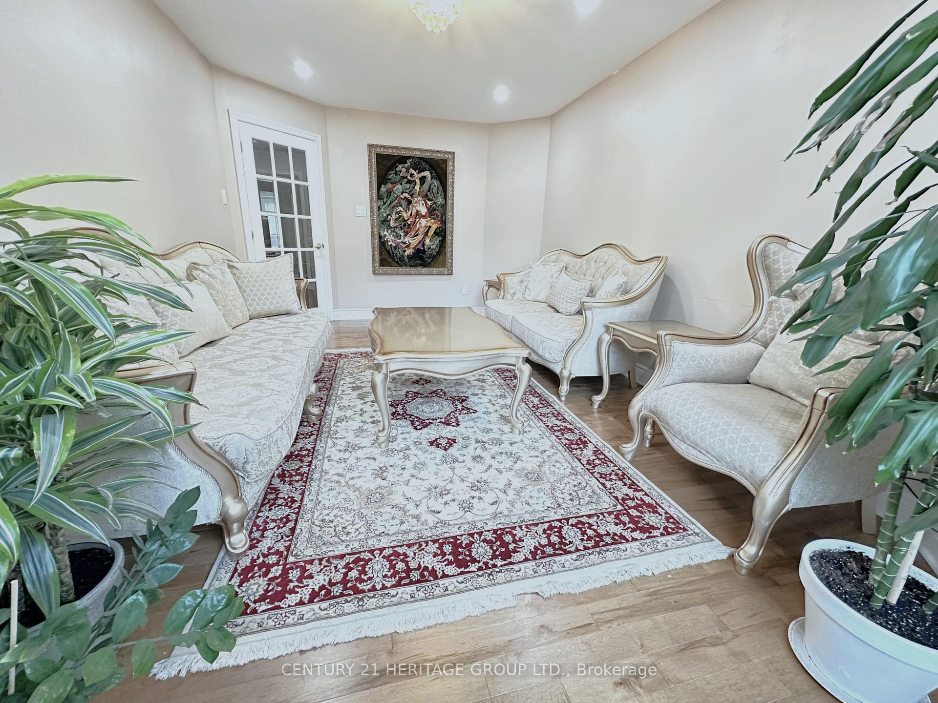Photo 5 of 192 Covent Crescent, Aurora, Aurora Highlands — HOMEH
