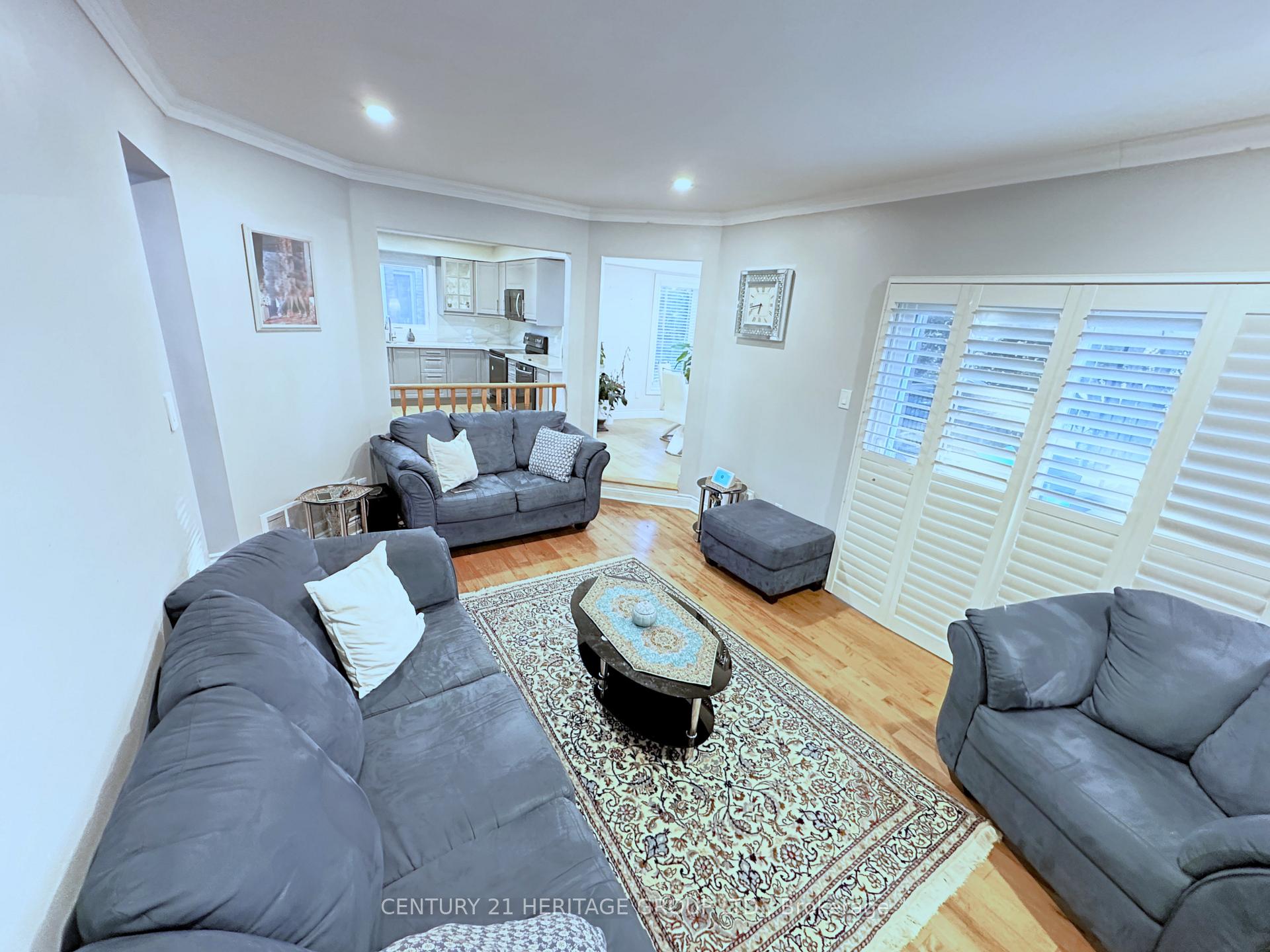 Photo 9 of 192 Covent Crescent, Aurora, Aurora Highlands — HOMEH